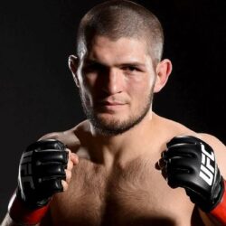 Khabib Nurmagomedov blahopřeje Nasrudinu Imavovovi k triumfu nad Adesanyou