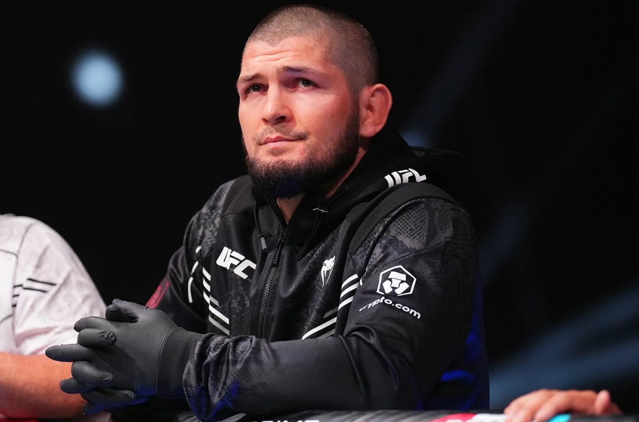 Khabib Nurmagomedov oznámil svůj odchod z MMA po smrti svého otce