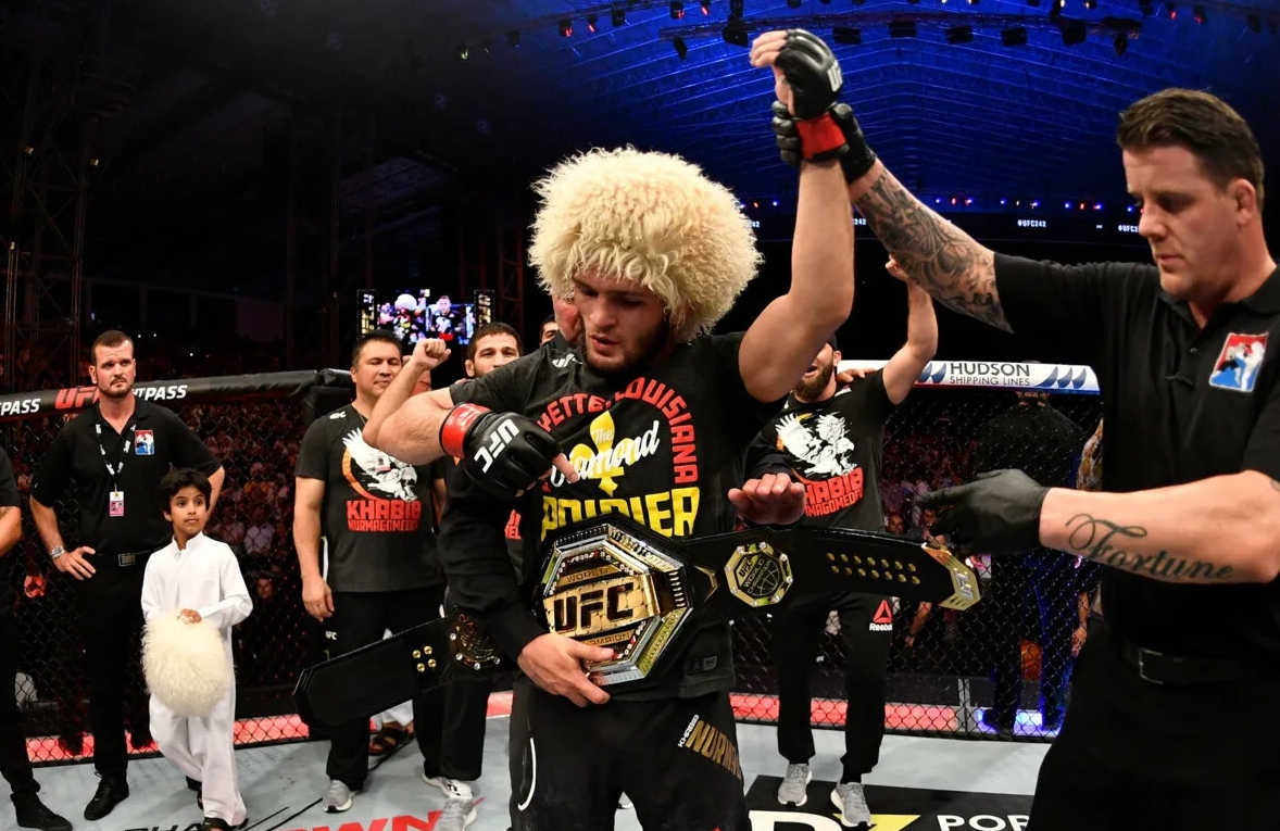 Khabib o šancích Oliveiry proti Machačevovi