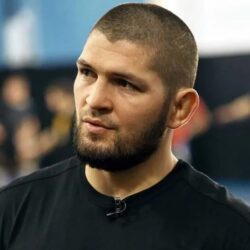 Chabib Nurmagomedov byl vyhozen z letadla: co se stalo a proč se to stalo globální zprávou